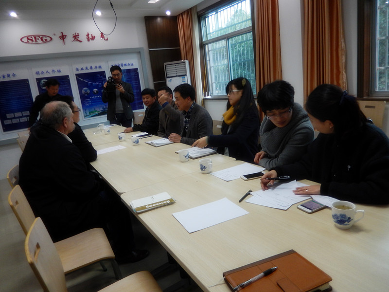 外国专家团队与外专局领导一行进行座谈